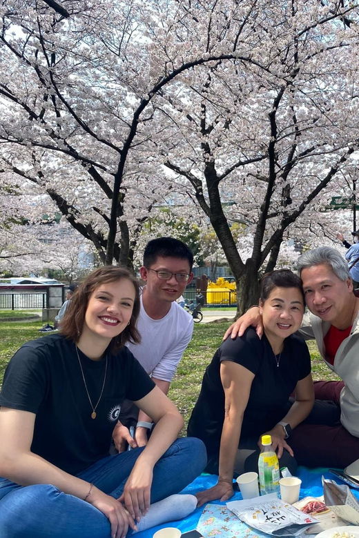 sakura-picnic-hanami-in-osaka-spring-only