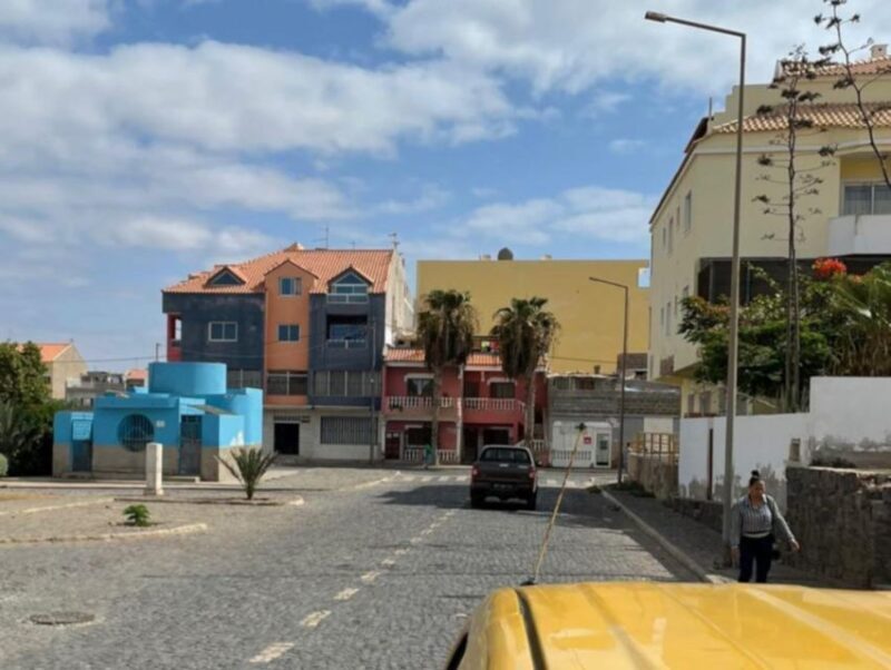 Sal island: Santa Maria city tour, street art and tapas - Key Points