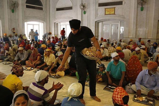 Salaam Baalak Trust City Walk and Volunteering at a Local Community Kitchen - Exploring the Itinerary in Detail