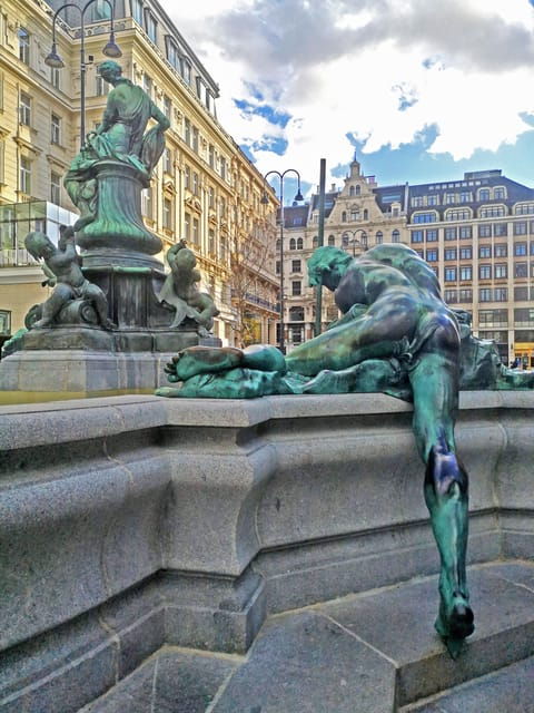 salacious-vienna-shared-group-tour