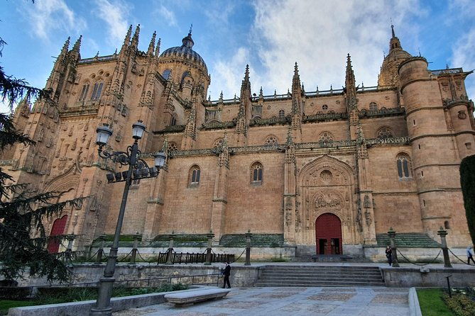 salamanca-and-avila-private-tour-from-madrid-with-hotel-pickup