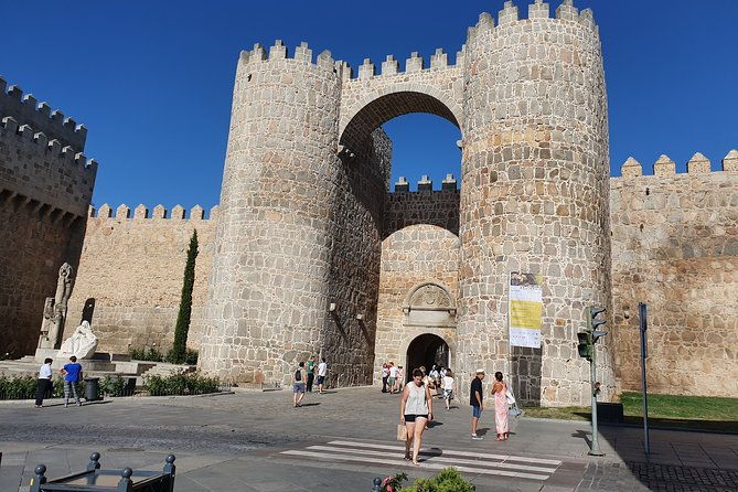 salamanca-and-avila-private-tour-from-madrid-with-hotel-pickup