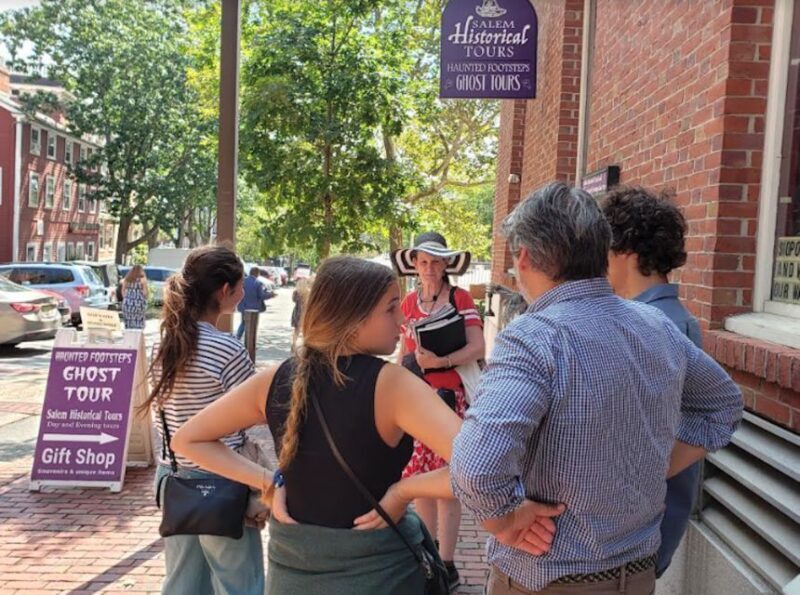 Salem 101 General History Tour - Key Points