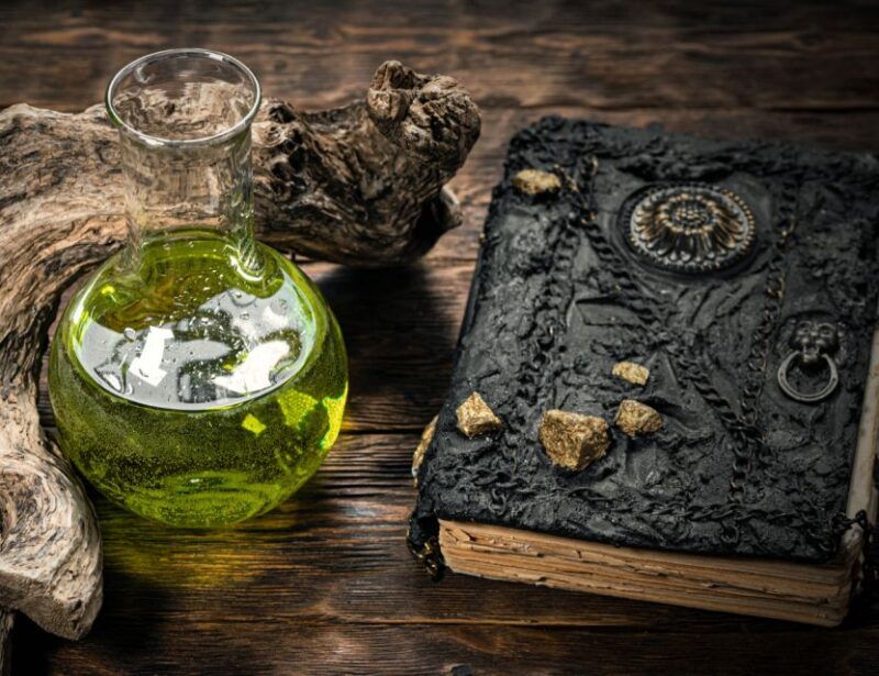 salem-boos-and-brews-haunted-pub-crawl