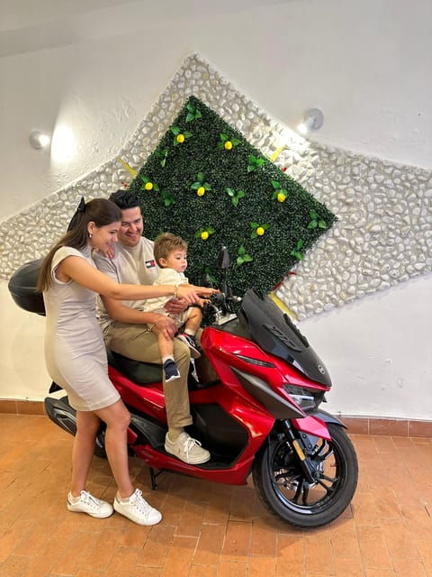 salerno-scooter-rental-to-travel-the-amalfi-coast