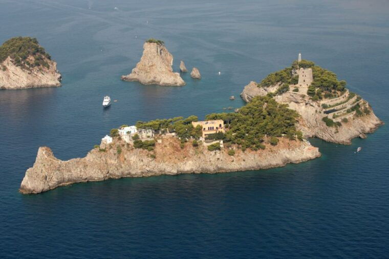 salerno-to-capri-private-boat-excursion
