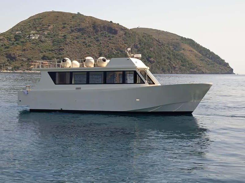 Salina tour: boat excursion with snorkeling, departure from Lipari - Snorkeling and Water Activities