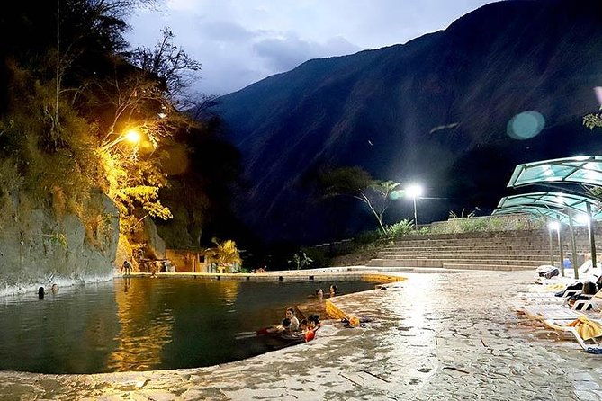 salkantay-trek-to-machupicchu-humantay-lake