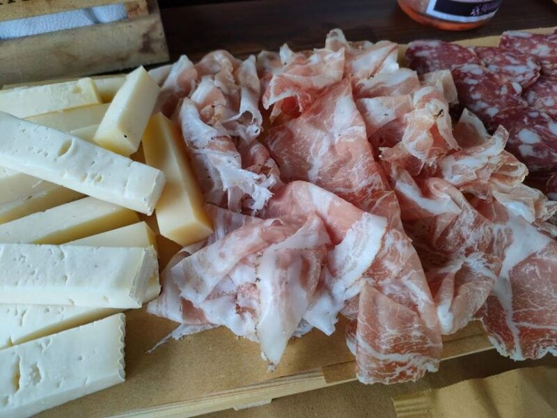 salo-tasting-of-4-valtenesi-wines-with-local-food