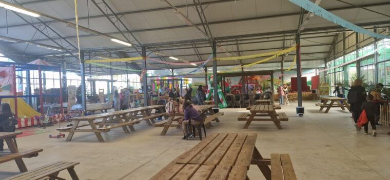 salou-cambrils-or-pineda-animal-farm-roundtrip-transfer