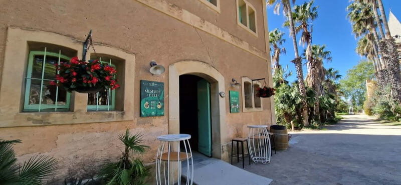 Salou tours : Park Samá with 1 vermouth tasting&hotel Pickup - Exploring the Charm of Parc Samá with a Guided Tour from Salou