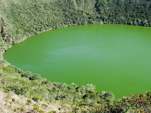 salt-cathedral-and-guatavita-lake-visiting-the-towns-with-breackfast-and-lunch