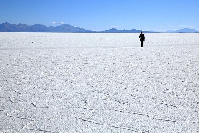 salt-flats-of-uyuni-in-3d-2n