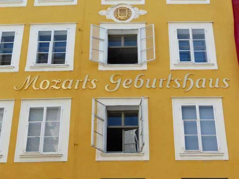 salzburg-the-sound-of-music-movie-city-tour-with-a-local