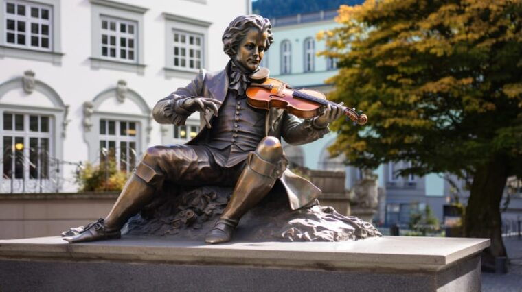 salzburg-the-sound-of-music-movie-city-tour-with-a-local