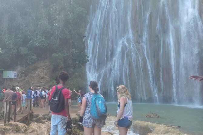 samana-full-day-baracardi-island-horses-lemon-waterfall