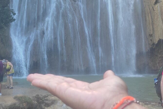 samana-full-day-baracardi-island-horses-lemon-waterfall