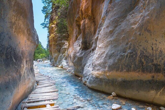 Samaria Gorge Hiking from Chania with proffesional hiking guide - Key Points: