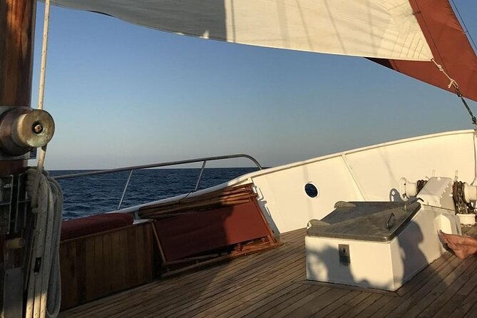 samba-cruise-at-galapagos-islands