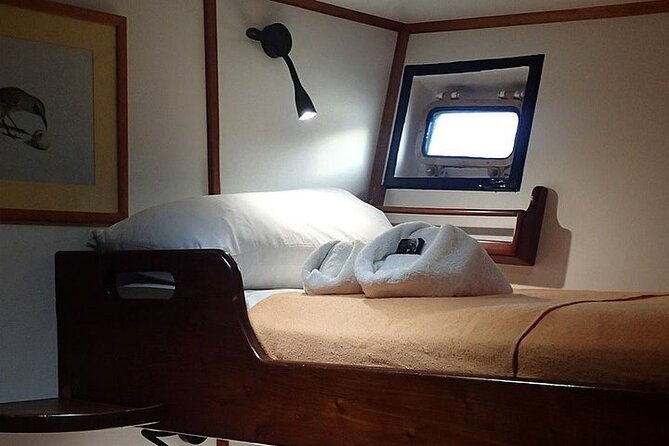 samba-cruise-at-galapagos-islands