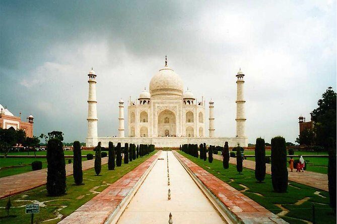 Same Day Agra Tour From Ahmedabad with Return Flight - Key Points