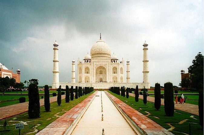 Same Day Agra Tour From Ahmedabad with Return Flight - The Sum Up