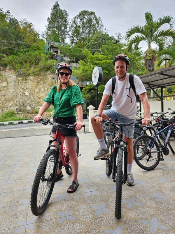 Samosir : Sianjur Mula Mula and Weaving Ulos Tour - Exploring Huta Siallagan and Berastagi