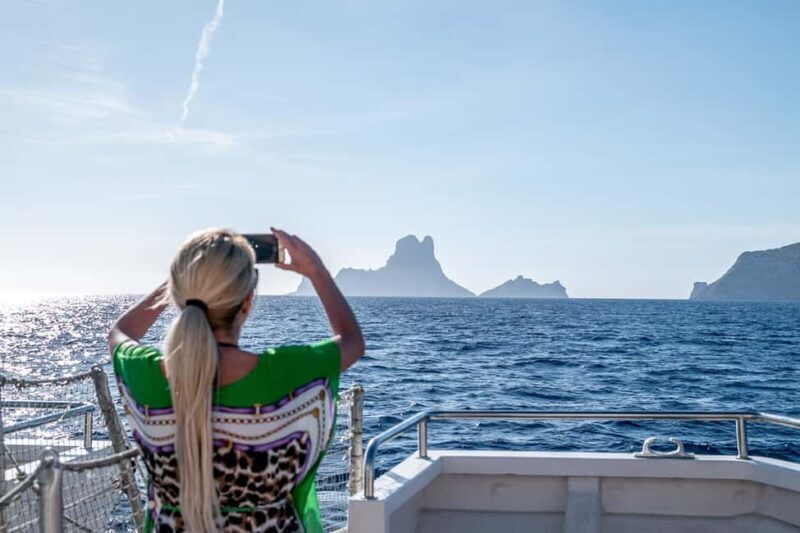 San Antonio: Boat tour to Es Vedrá with drinks and snacks - San Antonio: Boat tour to Es Vedrá with drinks and snacks