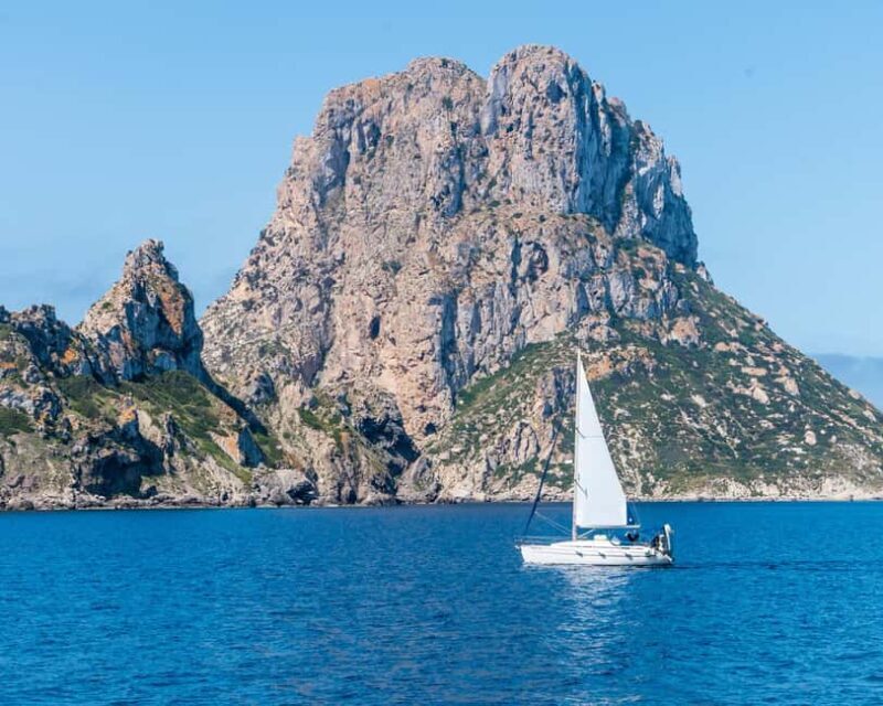 San Antonio: Boat tour to Es Vedrá with drinks and snacks - FAQ