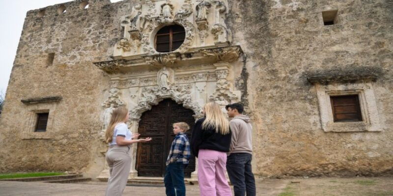 san-antonio-guided-walking-tour-with-boat-cruise