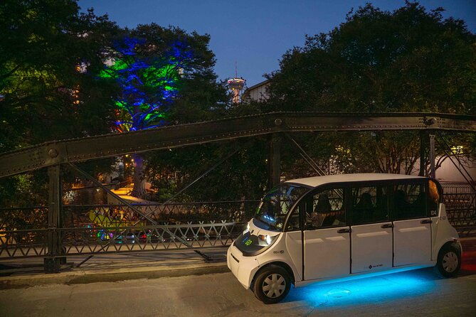 san-antonio-night-sightseeing-tourriverwalk-boat-cruise-tower