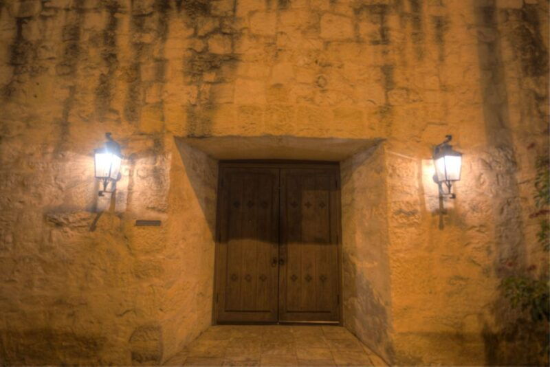 san-antonio-the-madames-and-mayhem-ghost-tour