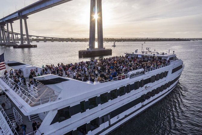 san-diego-christmas-eve-dinner-buffet-cruise
