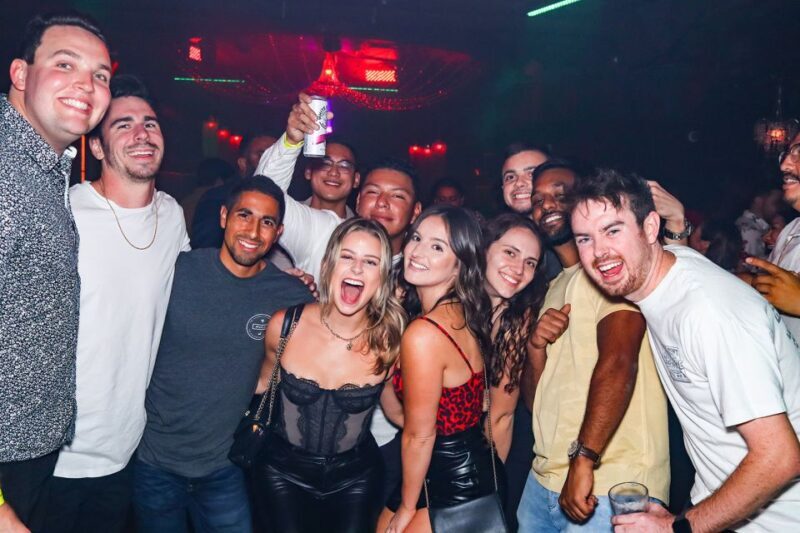 San Diego: Gaslamp Quarter Drink, Mingle & Dance Club Tour - Key Points