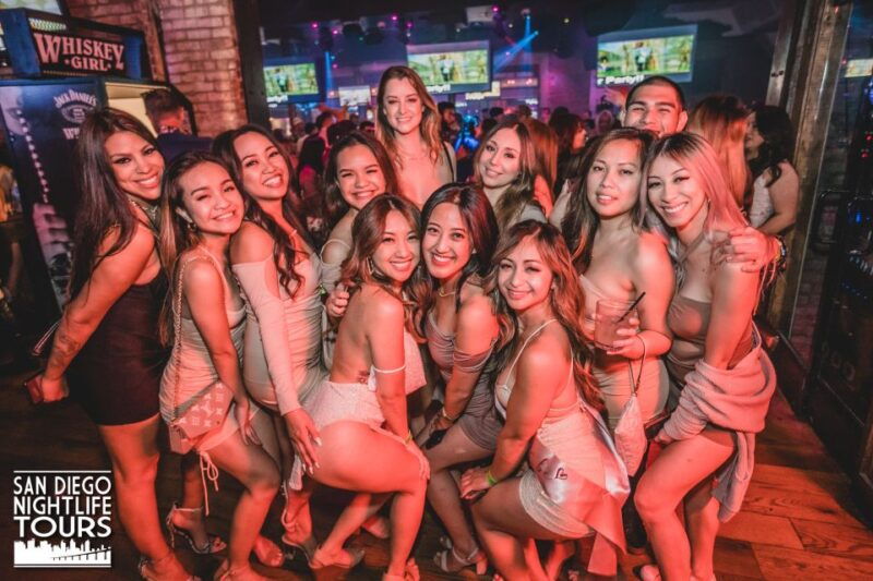 san-diego-gaslamp-quarter-drink-mingle-dance-club-tour