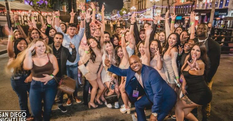 san-diego-gaslamp-quarter-drink-mingle-dance-club-tour
