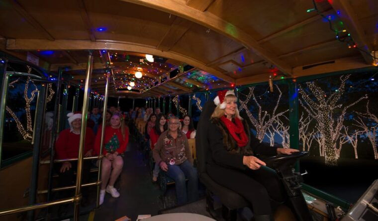 san-diego-holiday-lights-and-sights-trolley-tour