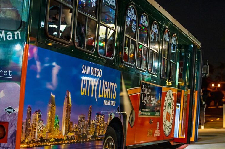 san-diego-holiday-lights-and-sights-trolley-tour