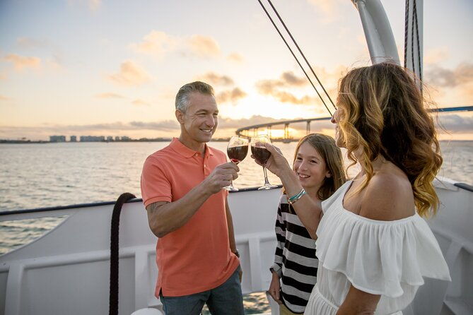 san-diego-sights-sips-deluxe-cocktail-sunset-cruise