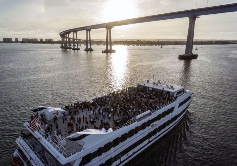 san-diego-thanksgiving-day-buffet-brunch-or-dinner-cruise