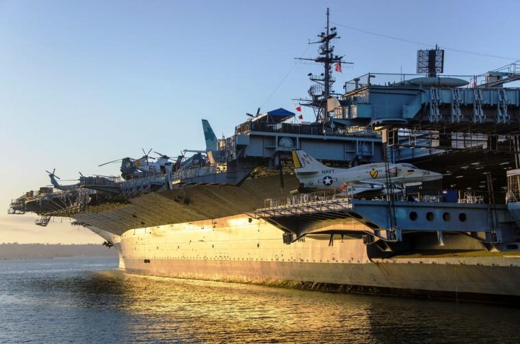 san-diego-uss-midway-with-waterfront-walking-tour-2