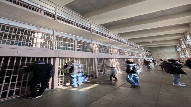 San Francisco: Alcatraz, Muir Woods and Sausalito Day Tour - Key Points
