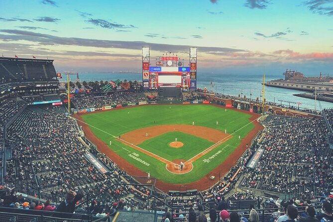 san-francisco-giants-baseball-game-at-oracle-park