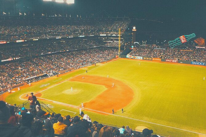 san-francisco-giants-baseball-game-at-oracle-park