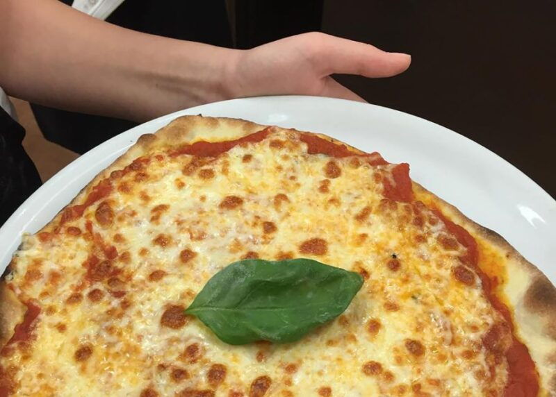 san-gimignano-2-hour-pizza-class-wine-tasting