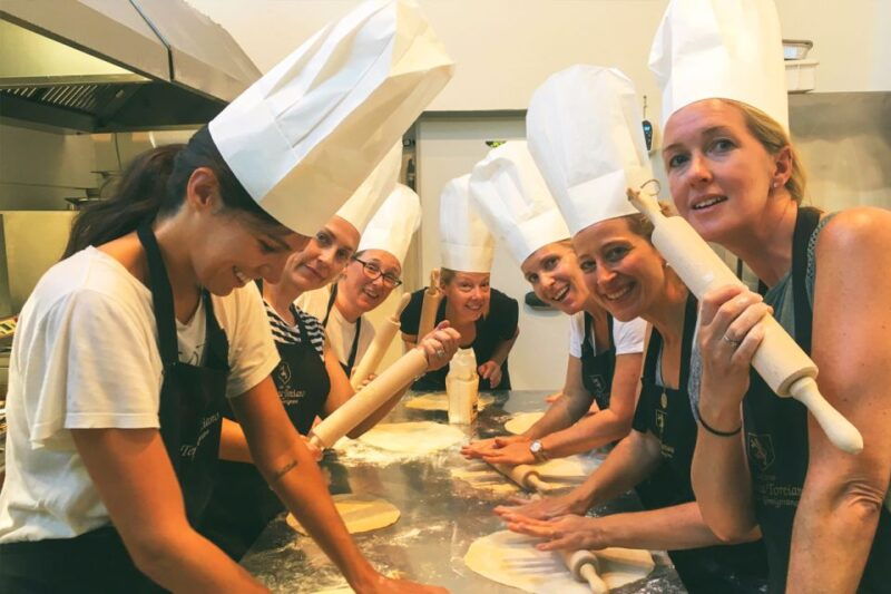 san-gimignano-2-hour-pizza-class-wine-tasting