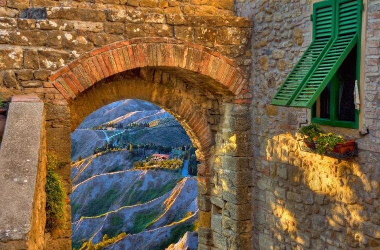san-gimignano-and-volterra-day-tour-from-siena