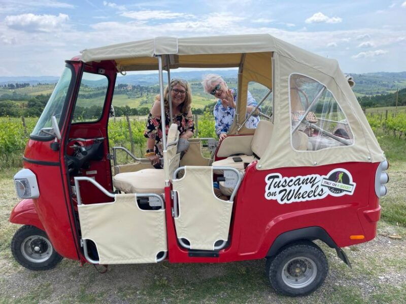 san-gimignano-chianti-hills-tuk-tuk-tour-for-2