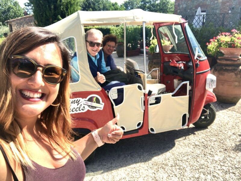 san-gimignano-chianti-hills-tuk-tuk-tour-for-2
