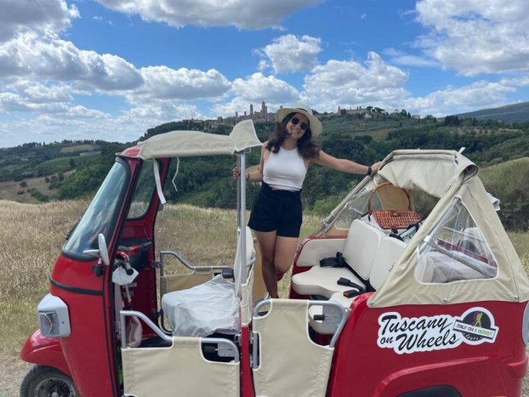 san-gimignano-chianti-hills-tuk-tuk-tour-for-2
